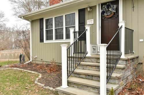231 Haverhill Ave, North Kingstown, RI 02852-5514