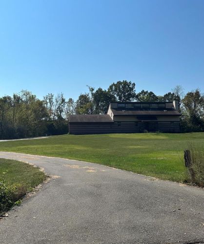 10 Country Life, Defiance, MO 63341-1429