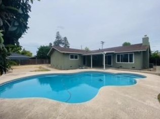 2300 Hawkeye Ave, Turlock CA 95380-2842 exterior