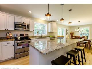 9 Pasture Way, Portland, ME 04105-2581