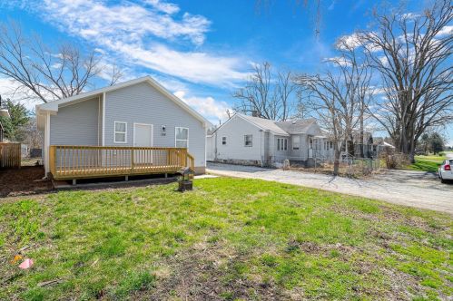126 Independence Ave, Joliet, IL 60433-1524