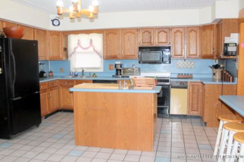 74 Dow Ave, Lewiston, ME 04240-3411
