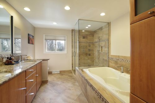 2645 Crestwood Ln, Bannockburn IL  60015-1904 exterior