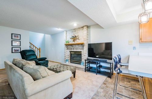 2224 Ariel St, Saint Paul MN  55109-2852 exterior