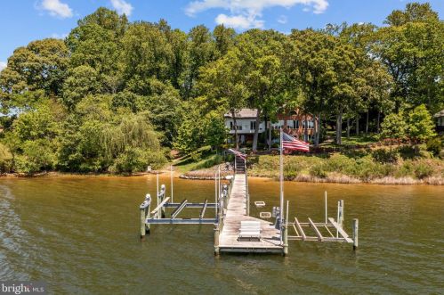366 Coles Rd, Burgess, VA 22432-2134