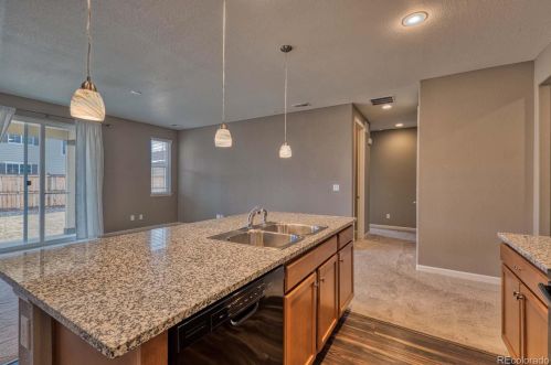 176 Kewaunee Way, Aurora CO 80016-4327 exterior