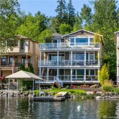 4285 Lake Sammamish Shore Ln, Redmond, WA 98075-7442