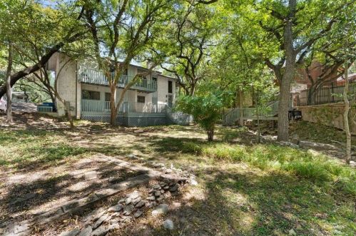 2804 Deercreek Cir, Austin, TX 78703-1115