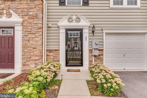 88 Norwood Dr, Falling Waters, WV 25419-0060
