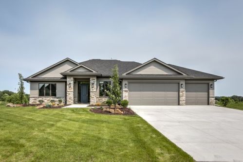 405 243rd St, Waterloo, NE 68069-4704