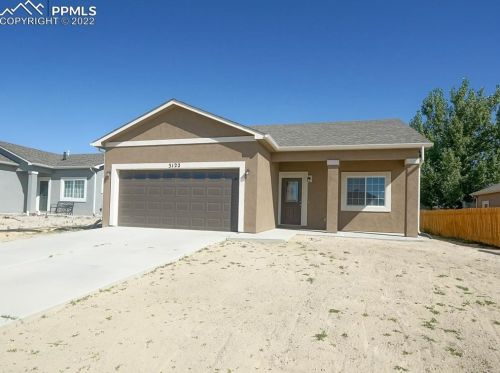 3122 Adrian Ave, Pueblo, CO 81008-1484