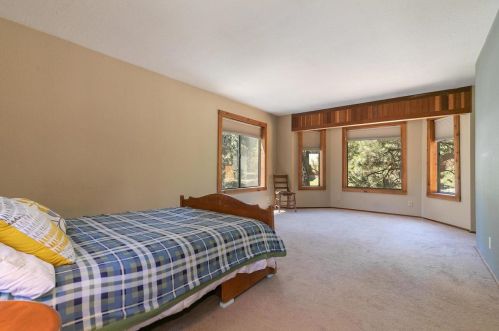 11782 Silverfir Cir, Truckee CA  96161-3216 exterior