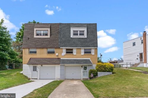 810 Foster St, Philadelphia, PA 19116-3406