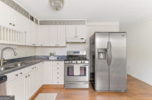 90 Cumberland Dr, Rex GA 30273-1800 exterior