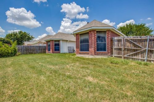 4628 Mustang Dr, Fort Worth TX  76137-5638 exterior