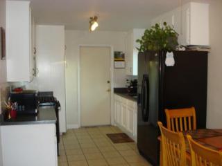 4068 Thomas St, Oceanside, CA 92056-4229