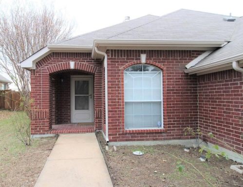 7918 Vista Creek Ln, Garland TX  75048-2645 exterior