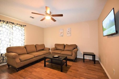 2419 Garden Oaks Dr, Irving TX  75061-6717 exterior