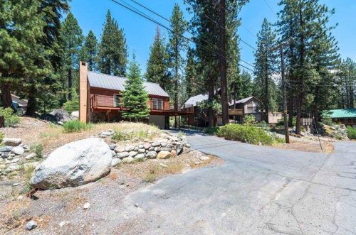 13454 Olympic Dr, Truckee, CA 96161-3865
