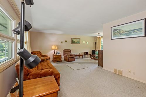 1146 Oakmont Ave, Homewood, IL 60422-1432