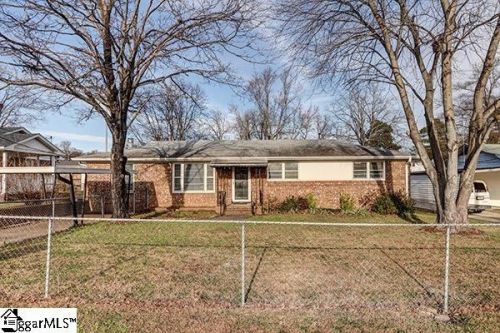 9 Monaview St, Greenville, SC 29617-3416