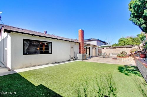 2548 Hawk St, Simi Valley CA 93065-2365 exterior