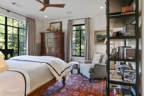 81 Lakeview Ave, Atlanta GA  30305-3779 exterior