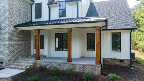 1070 Spratlin Mill Dr, Hull, GA 30646-4071