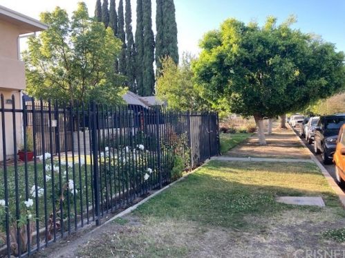 6417 Montgomery Ave, Van Nuys, CA 91406-6415