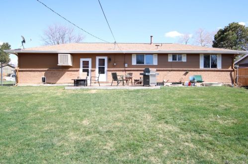 389 Nile St, Aurora CO 80401-2934 exterior