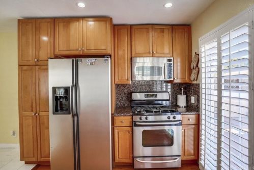 4619 130 St, Hawthorne CA 90250-5146 exterior