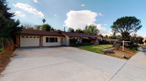 132 Broadbent Dr, Riverside CA  92507-4809 exterior