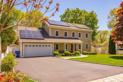 6 Flintlock Rd, Norwalk, CT 06850-4425