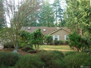 425 Baycliff Dr, Beckett Point, WA 98368-9513