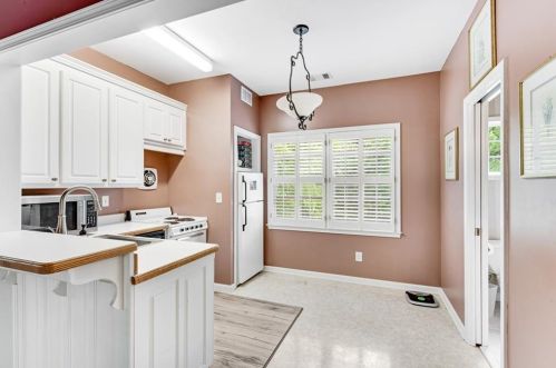 217 Hillside Dr, Atlanta GA  30342-3623 exterior