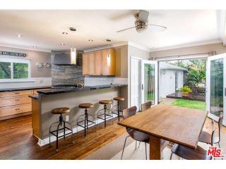 7855 Mcconnell Ave, Los Angeles, CA 90045-1043