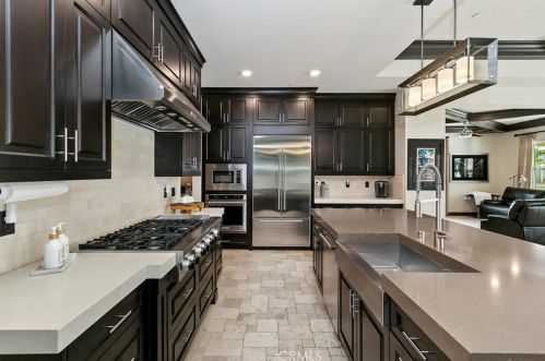 16105 Mariposa Ave, Riverside CA  92504 exterior