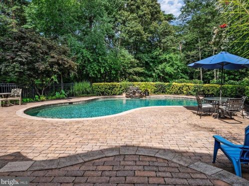 8428 Turnhouse Ct, Riviera Beach, MD 21122-3614