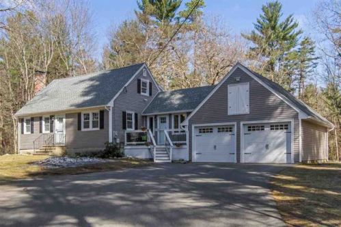 22 Windsor Dr, Amherst, NH 03031-2103