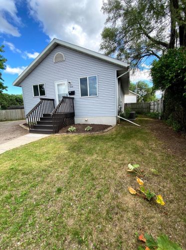 1014 Breckenridge Ave, Saint Cloud, MN 56303-3964