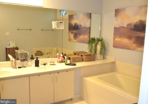 1409 Squaw Hill Ln, Silver Spring MD  20906-2009 exterior