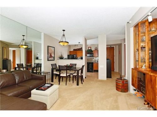 60 Beretania St, Honolulu HI  96817-4752 exterior