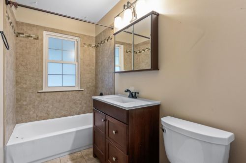 929 Duchess Ln, Saint Paul MN  55124 exterior