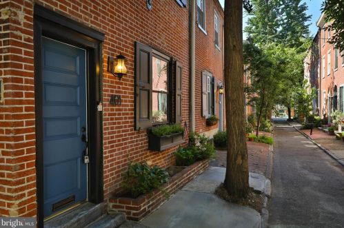 401 Iseminger St, Philadelphia PA  19147-1113 exterior