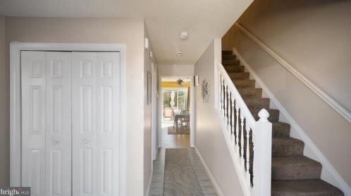 207 Vista Ct, Charles Town, WV 25414-3803