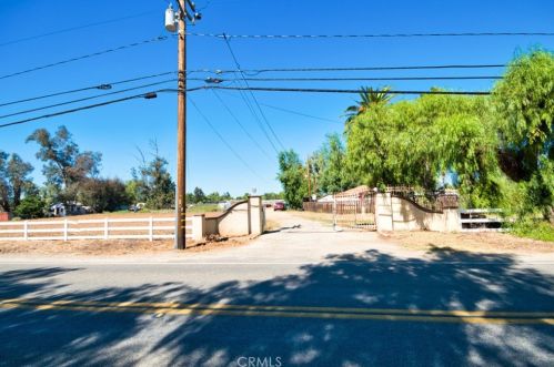 20646 Markham St, Perris, CA 92570-9302