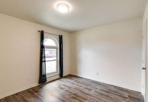 5205 Robin Rd, Garland TX  75043-3610 exterior