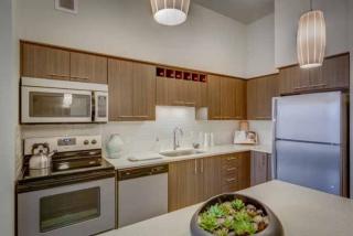 6523 Cherry Dr, Beaverton OR  97124-7269 exterior