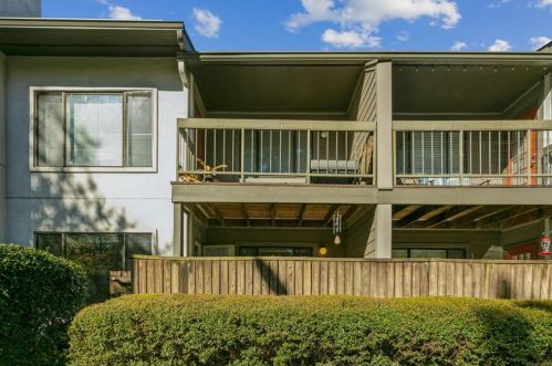 33 Finch Trl, Atlanta GA  30308-2418 exterior