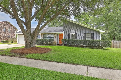 197 Ponderosa Dr, Ladson, SC 29456-3174